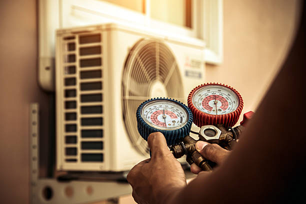 Professional Hvac technician working in Middleton, MA